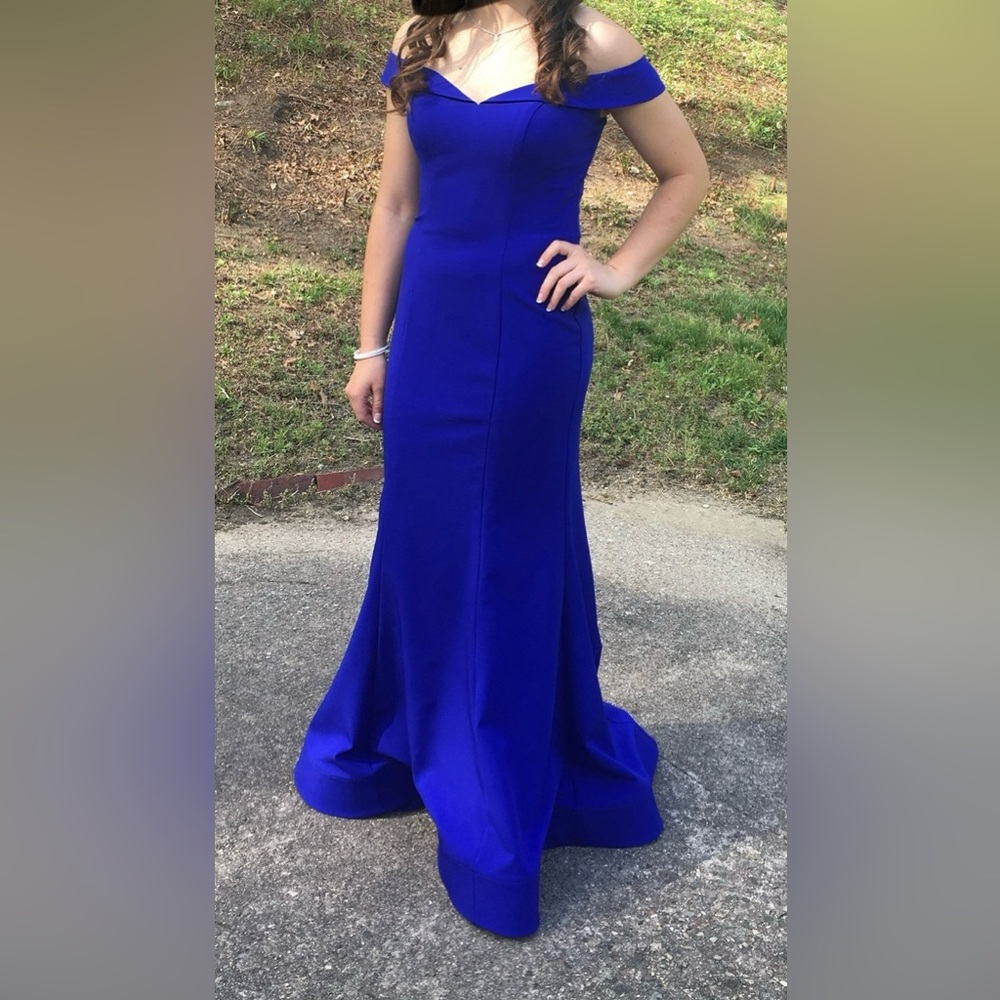 Stella Couture prom dress size 2
Worn once
Altered to 5 feet tall and 110lbs - Picture 3 of 4